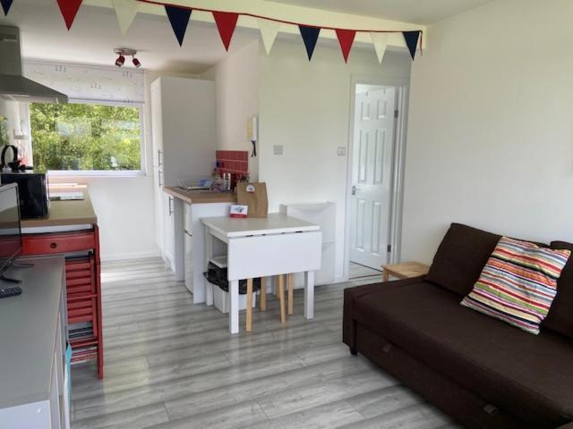 Chalet 56 Sandown Bay Holiday Centre Generous Money Off Ferry Crossing & Special Offer Until End Of June, September And Halloween Deals Now On Exterior photo